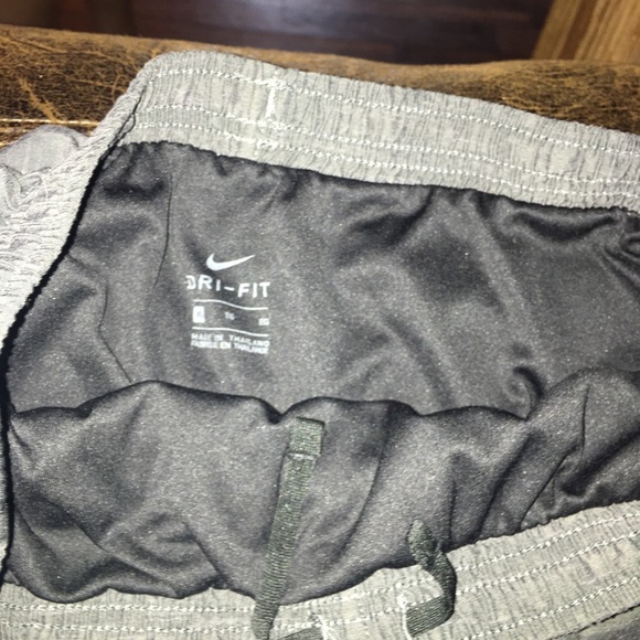 Nike shorts - Picture 2 of 2